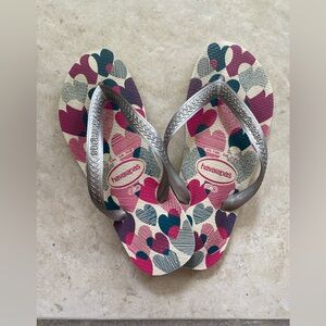 Havaianas Metallic Strap Heart Pattern Flip Flops